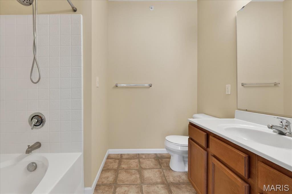 Bridgewater Cove A Condo 6th - Residential