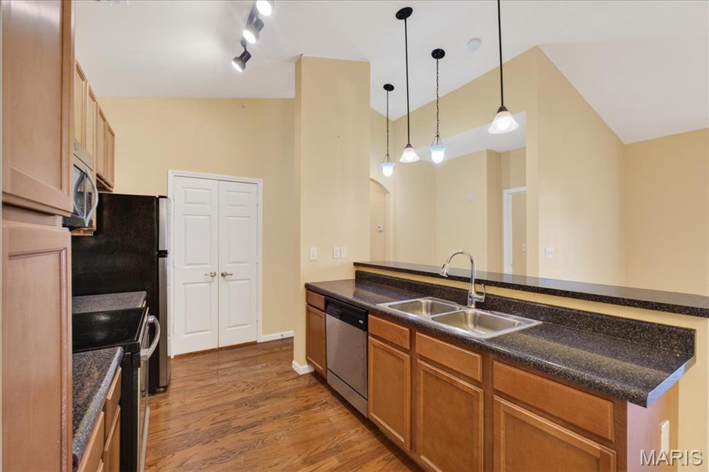 Bridgewater Cove A Condo 6th - Residential