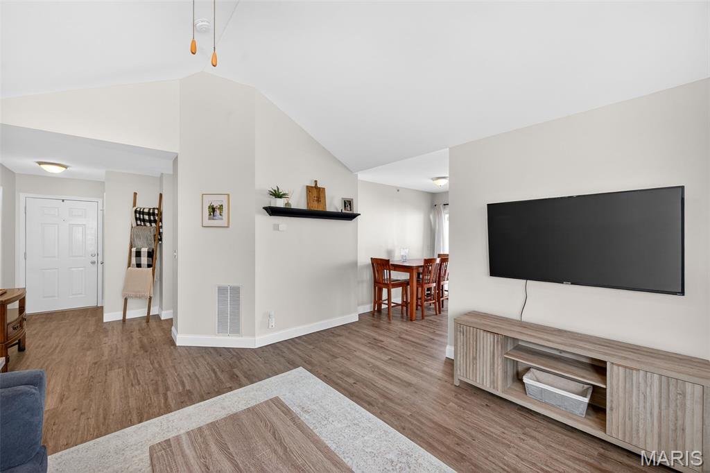 Turnberry Gardens Ph1 Condo & Esmt Prcl C - Residential