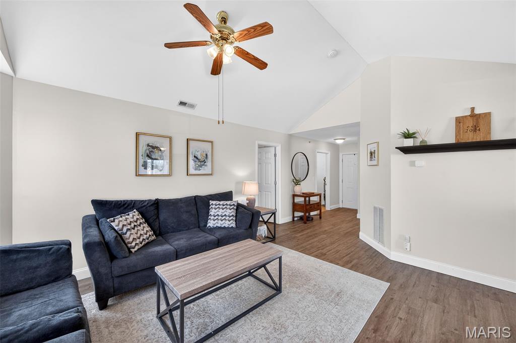 Turnberry Gardens Ph1 Condo & Esmt Prcl C - Residential