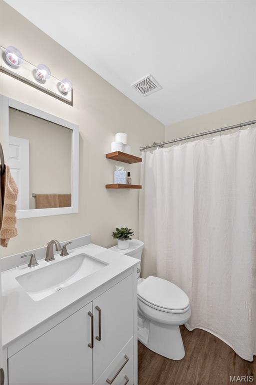 Turnberry Gardens Ph1 Condo & Esmt Prcl C - Residential