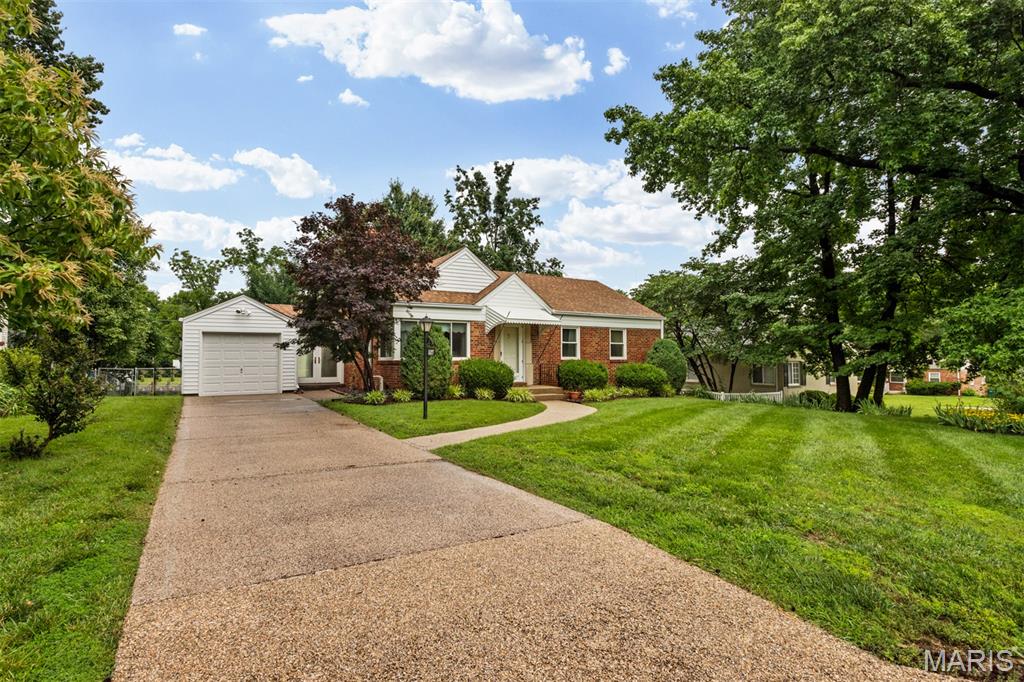 527 Sunningwell Drive