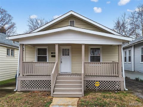 Photo of 4926 Tiemann Avenue, St Louis, MO 63123 (MLS # 26011651)