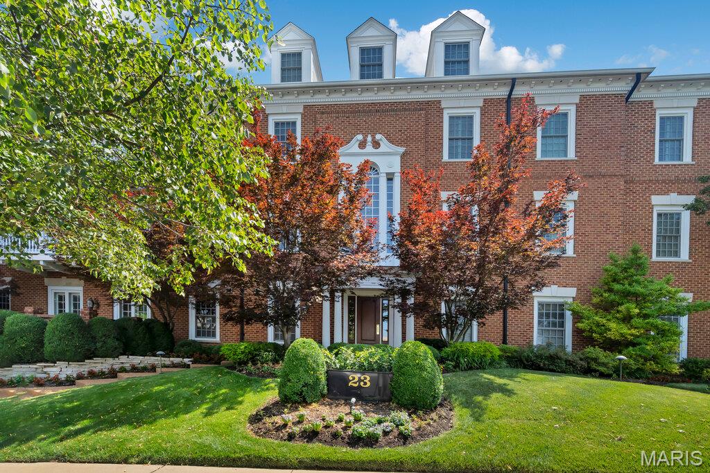 Richmond Place Condo - Residential