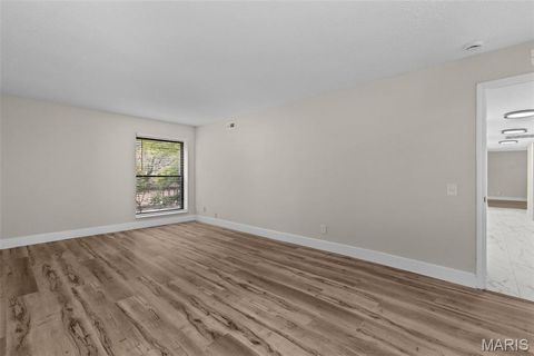 Tiny photo for 514 Coeur De Royale Drive #202, Creve Coeur, MO 63141 (MLS # 25052868)