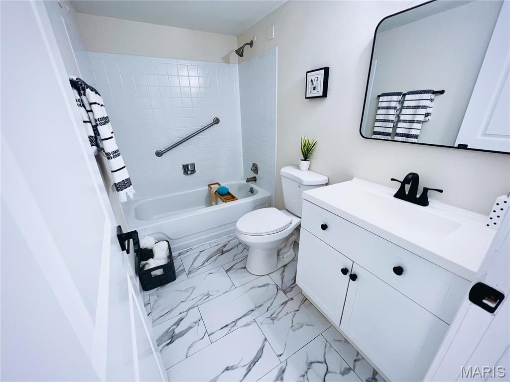 Coeur De Royale Condo Ph 4 Bldg - Residential