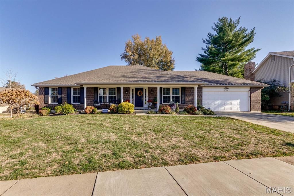 Photo of 584 Sunbridge Drive, Chesterfield, MO 63017 (MLS # 25076400)