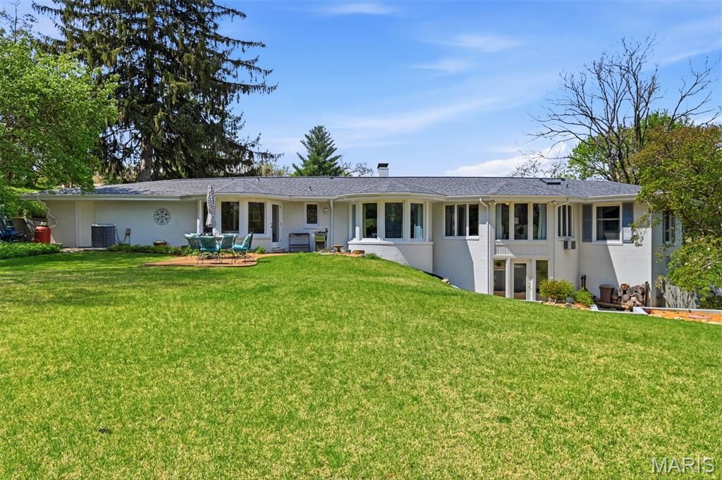 Photo of 6 Lake Pembroke Drive, Ferguson, MO 63135 (MLS # 26018723)