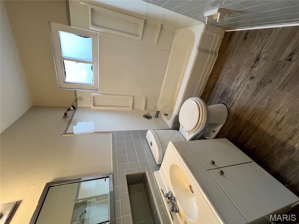 Broadlawns 5 - Residential Lease