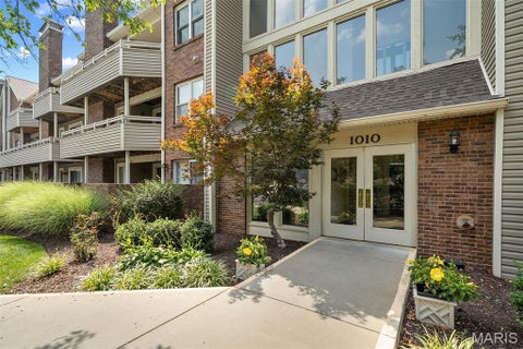 Photo of 1010 Thoreau Court #210, Creve Coeur, MO 63146 (MLS # 26044932)