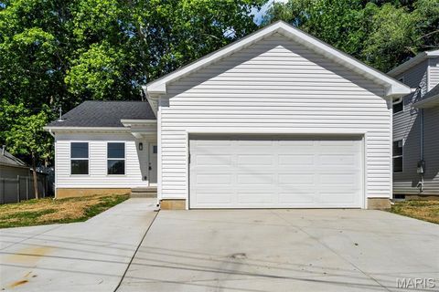 Photo of 9931 S Broadway, St Louis, MO 63125 (MLS # 26031314)