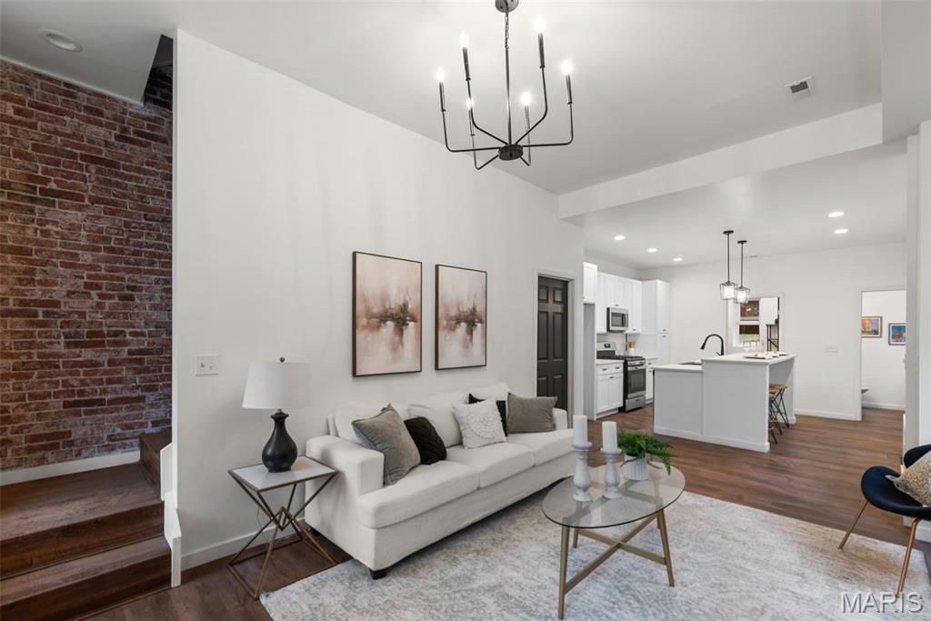 3332 Wisconsin Avenue