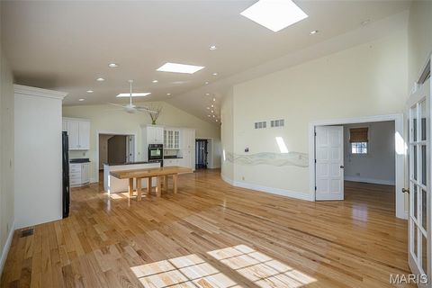 Tiny photo for 77 Aberdeen Place, Clayton, MO 63105 (MLS # 26018466)