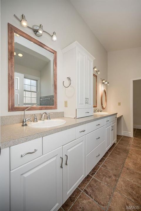 Tiny photo for 77 Aberdeen Place, Clayton, MO 63105 (MLS # 26018466)