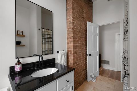 Tiny photo for 1913 Hickory Street, St Louis, MO 63104 (MLS # 25079562)