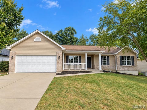 Photo of 1731 Fairview Farms Circle, Wentzville, MO 63385 (MLS # 26060304)