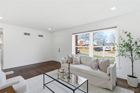 Tiny photo for 7742 Burr Oak Lane, University City, MO 63130 (MLS # 26018264)