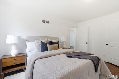 Tiny photo for 7742 Burr Oak Lane, University City, MO 63130 (MLS # 26018264)