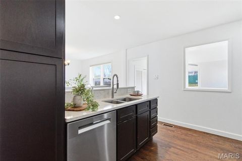 Tiny photo for 7742 Burr Oak Lane, University City, MO 63130 (MLS # 26018264)