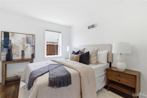 Tiny photo for 7742 Burr Oak Lane, University City, MO 63130 (MLS # 26018264)