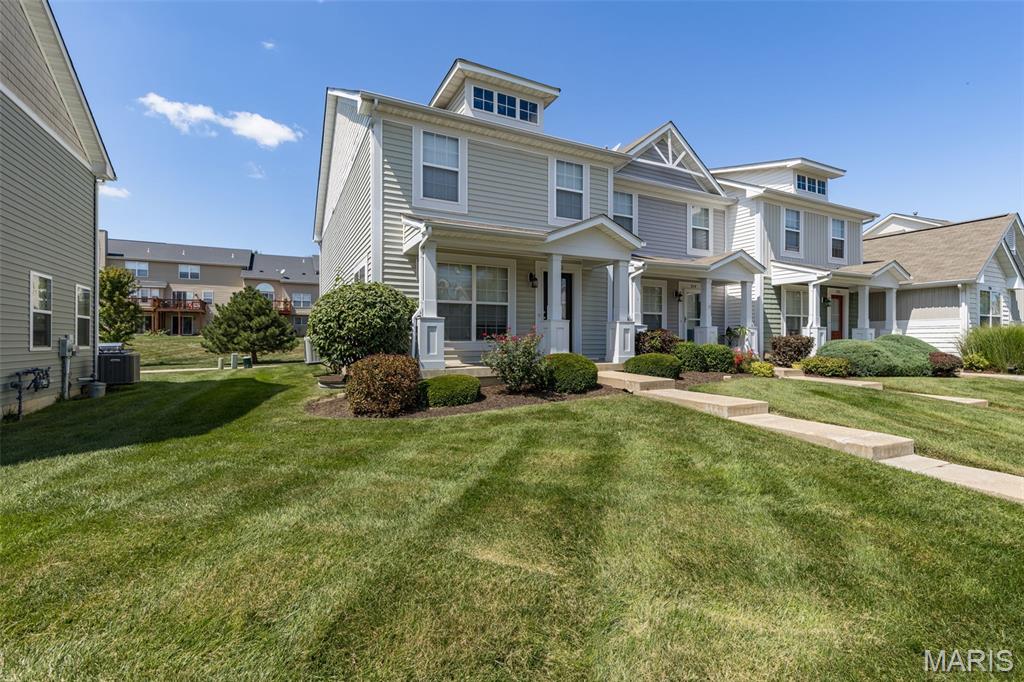 Photo of 212 Countryshire Drive, Lake Saint Louis, MO 63367 (MLS # 26056090)