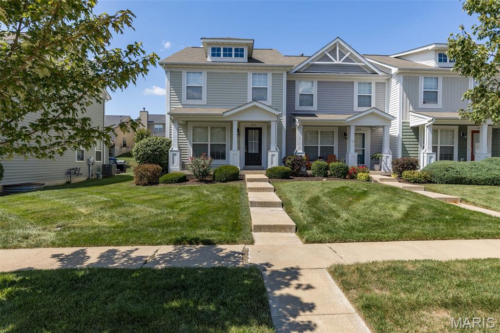 Photo of 212 Countryshire Drive, Lake Saint Louis, MO 63367 (MLS # 26056090)