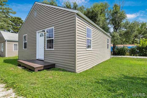 Photo of 302 Hilltop Drive, Wentzville, MO 63385 (MLS # 26052339)