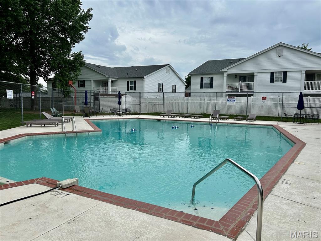 Chateau De Ville Sec 5 Condo - Residential