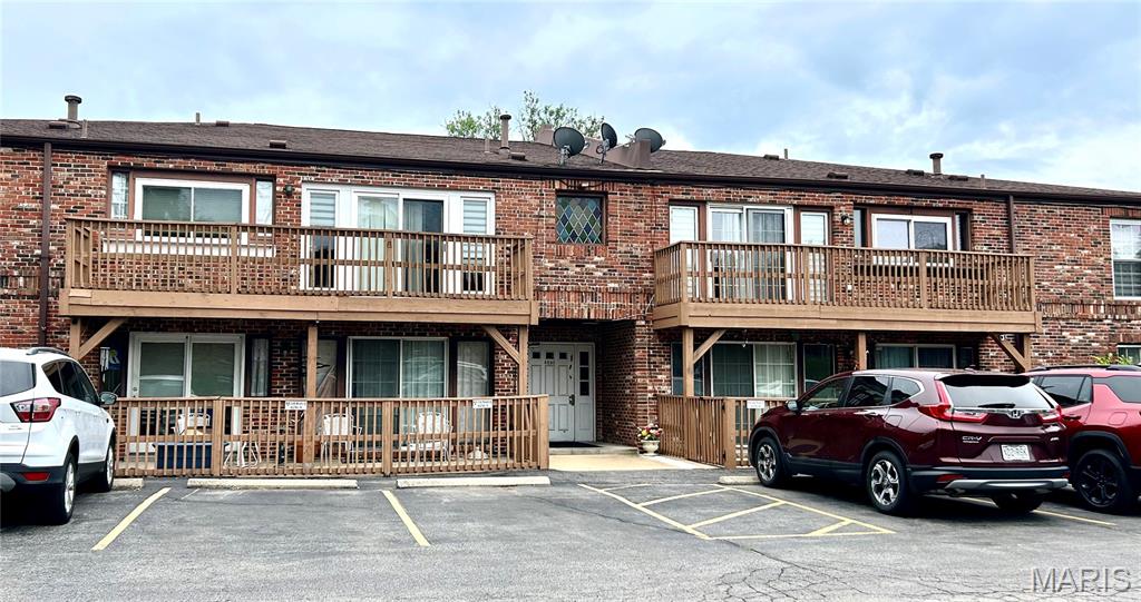 Chateau De Ville Sec 5 Condo - Residential