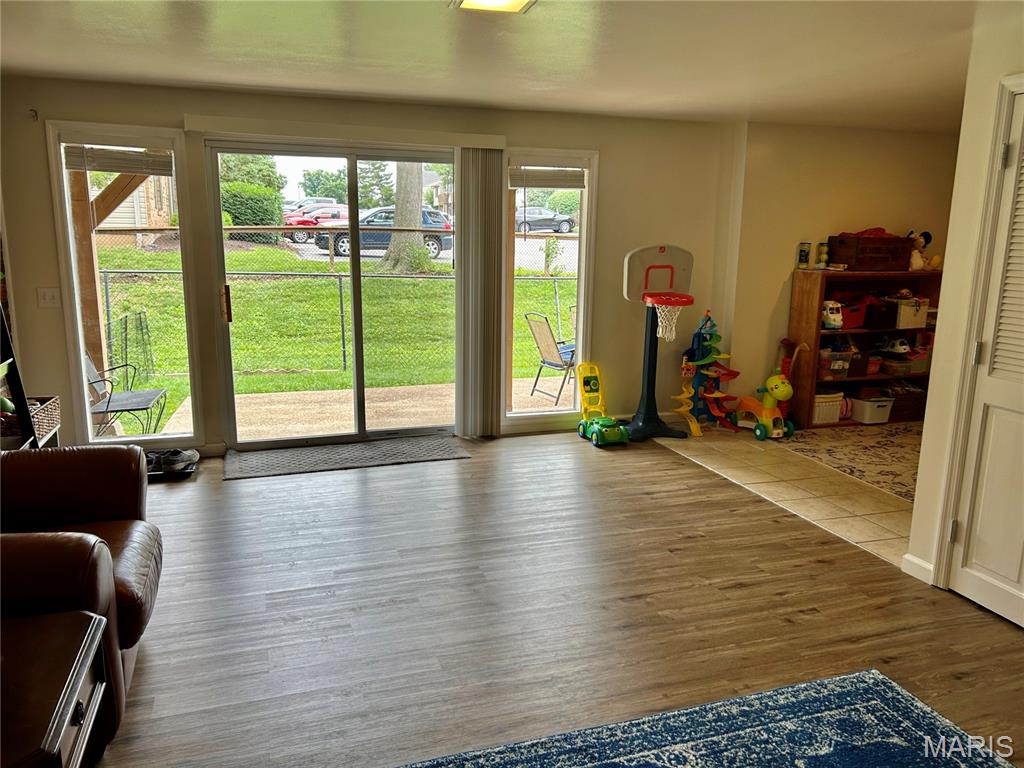 Chateau De Ville Sec 5 Condo - Residential