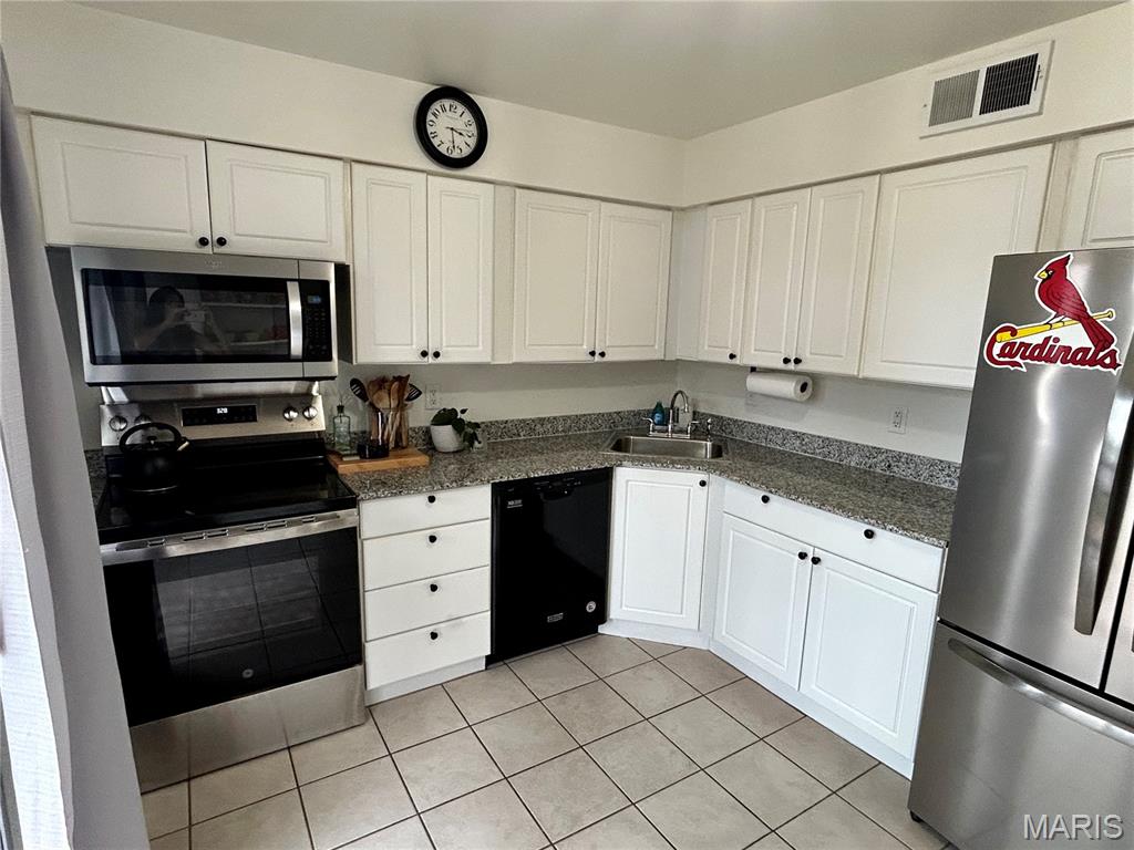 Chateau De Ville Sec 5 Condo - Residential