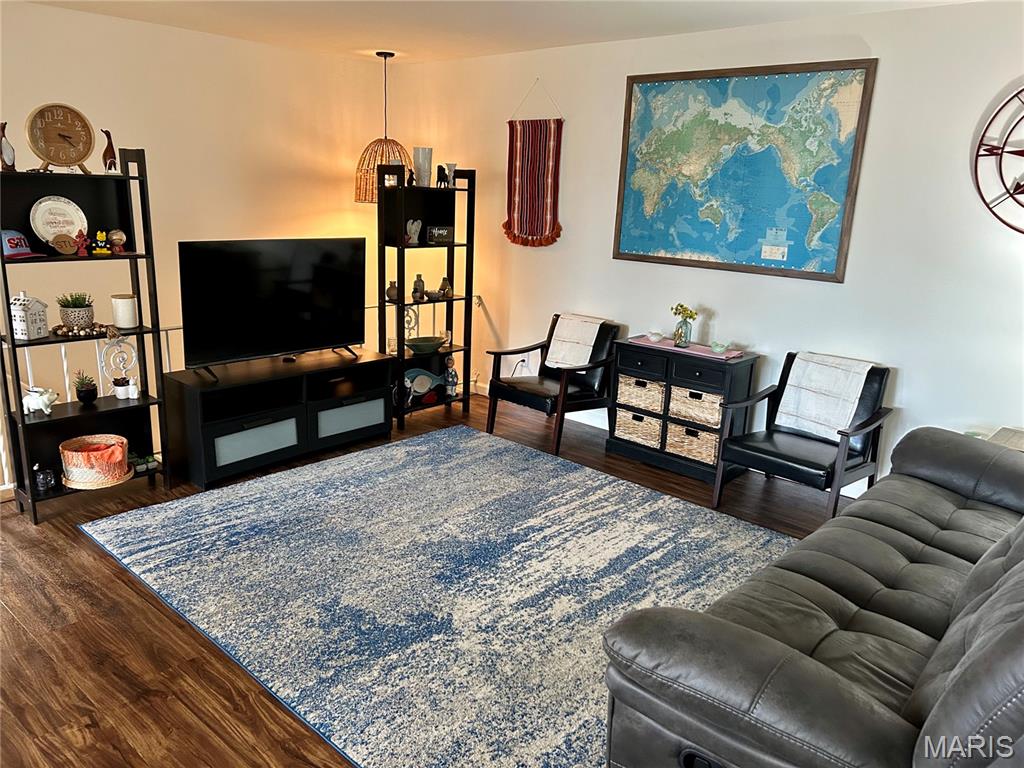 Chateau De Ville Sec 5 Condo - Residential
