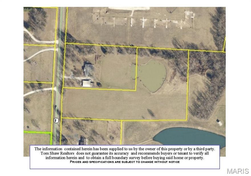 GREAT for teardown! Commercial sold "AS IS". NO VALUE IN HOUSE. NO WARRANTIES ON SEPTI AND IMPROVEMENTS. Listing includes 2 parcels: Tax ID:04-33.0-0-00-006.000.000 & Tax ID:04-33.0-0-00-006.005.000. DUPLICATE LISTING OF MLS#26000487.
