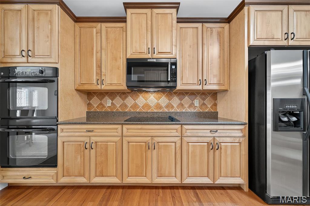841 Kingsgate Drive