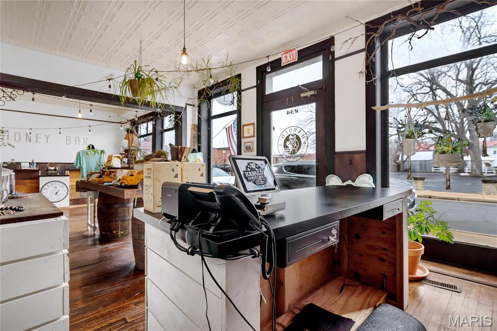 City/Ste Genevieve - Commercial Sale