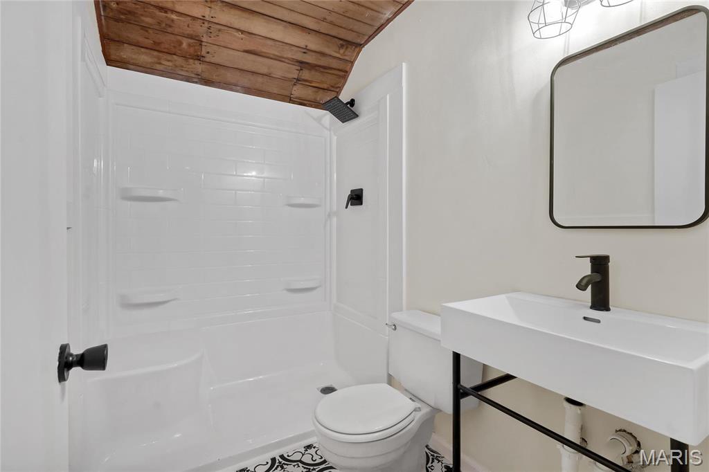 City/Ste Genevieve - Commercial Sale