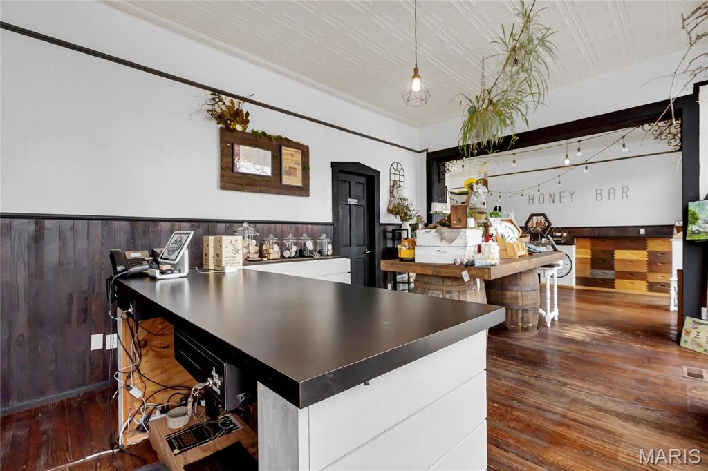 City/Ste Genevieve - Commercial Sale