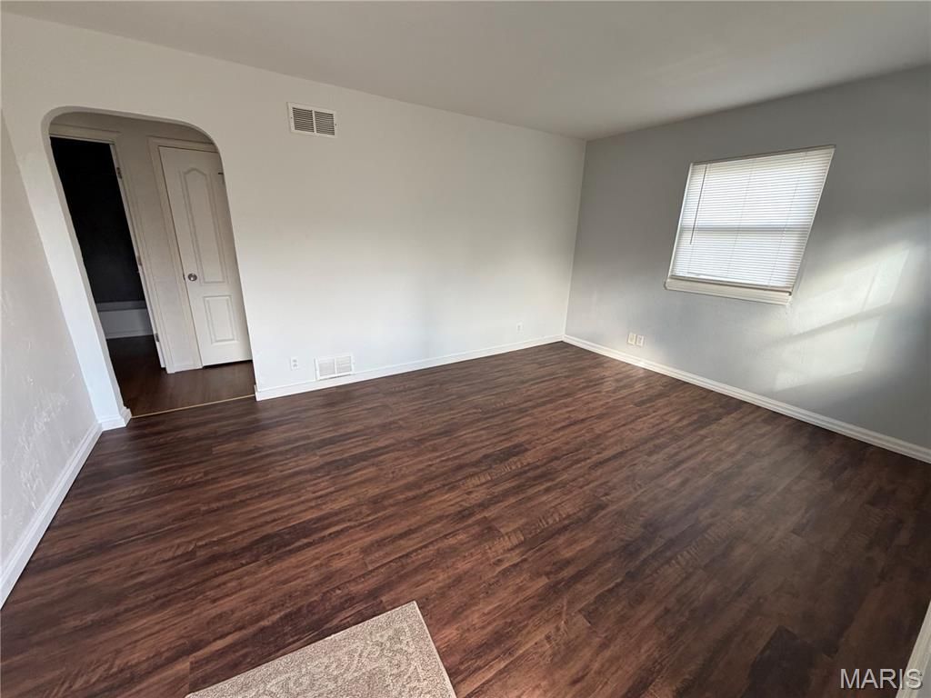 Photo of 721 Beardsley Court, St Louis, MO 63135 (MLS # 25079321)