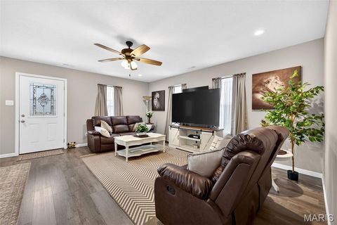 Tiny photo for 1206 W Locust Street, Bowling Green, MO 63334 (MLS # 26014217)