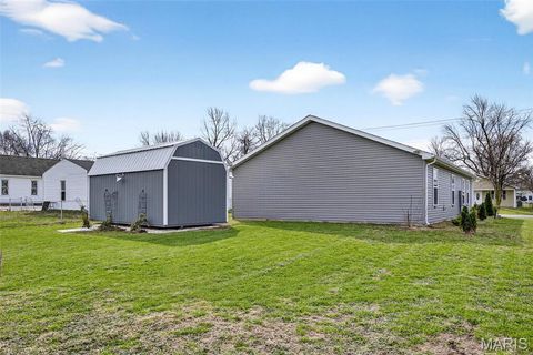 Tiny photo for 1206 W Locust Street, Bowling Green, MO 63334 (MLS # 26014217)
