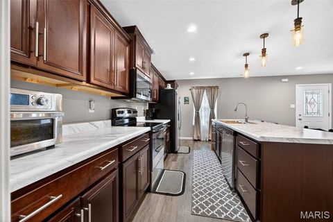 Tiny photo for 1206 W Locust Street, Bowling Green, MO 63334 (MLS # 26014217)