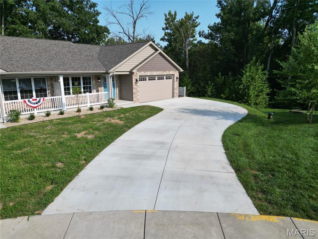 302 Anthony Circle