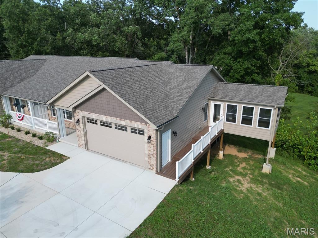 302 Anthony Circle