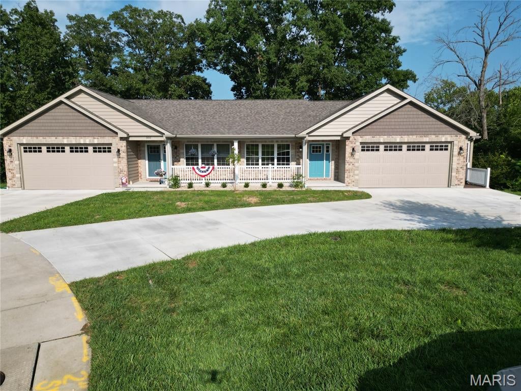 302 Anthony Circle