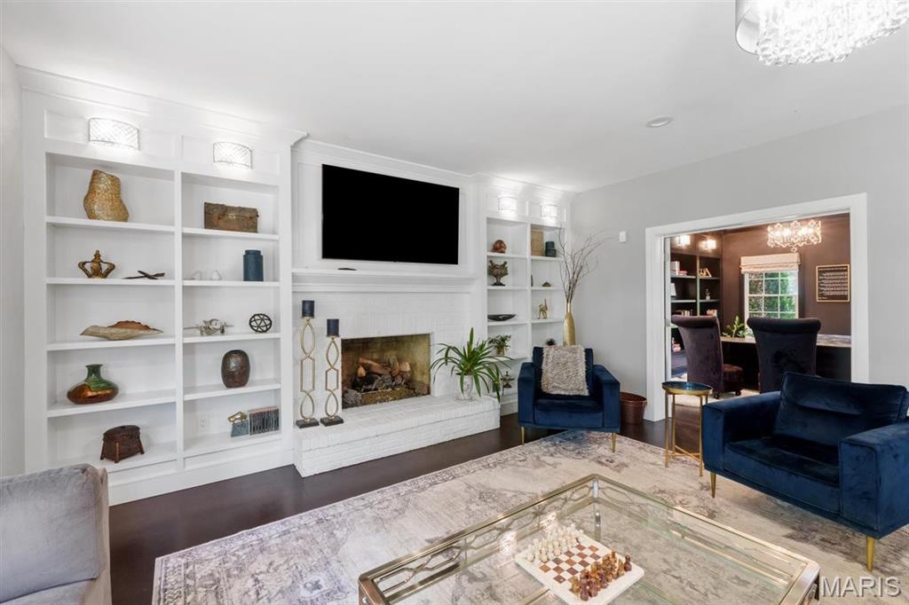 Nicholas - Residential