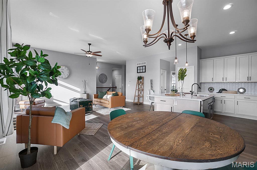 2392 Fiddlers Close Road 93 STB