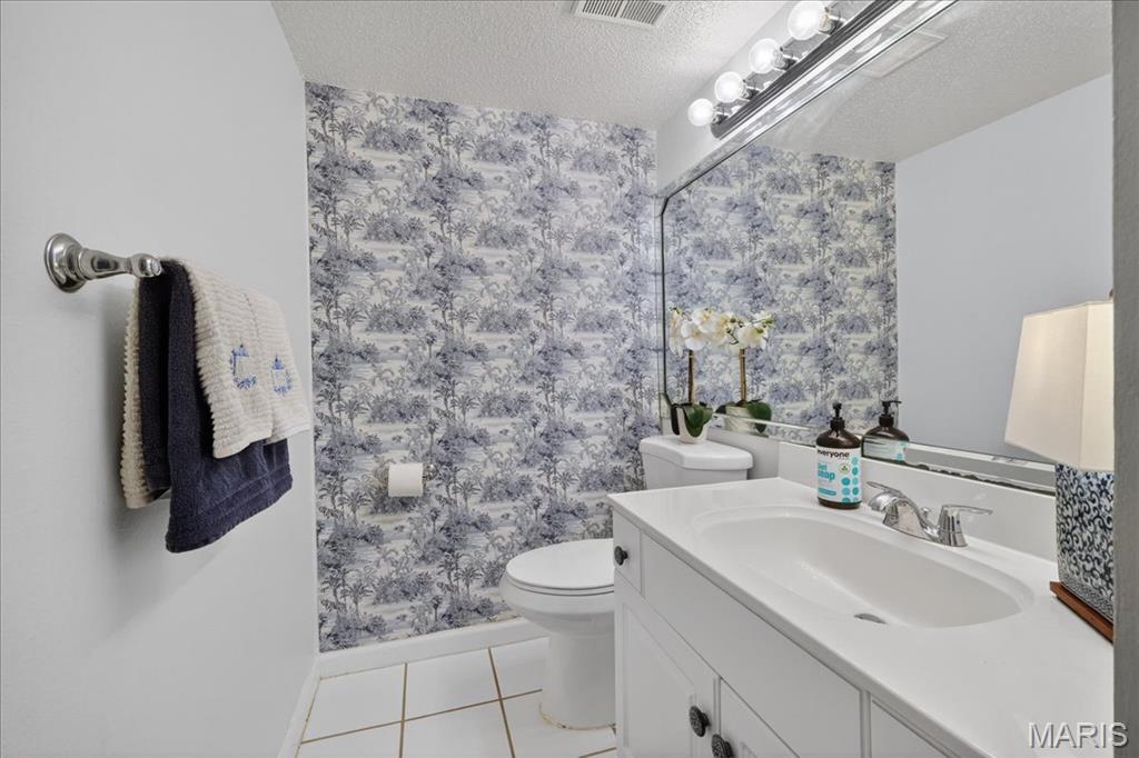 Colony Woods Condo - Residential