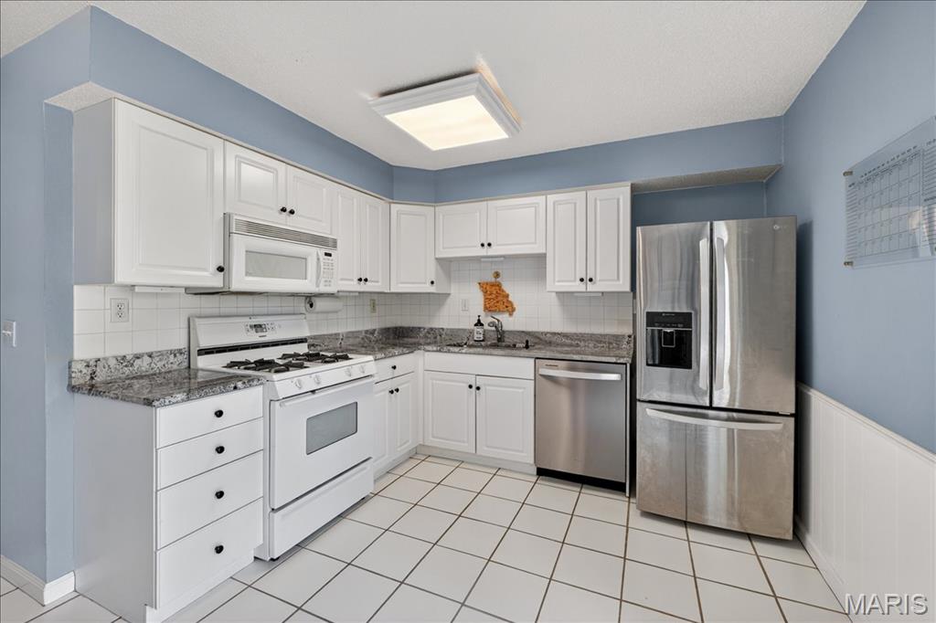 Colony Woods Condo - Residential