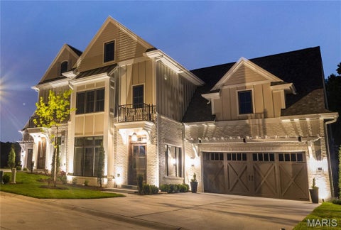 Photo of 18 Enclave Drive, Des Peres, MO 63122 (MLS # 26060461)