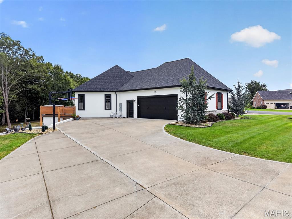 11 Little Lake Court